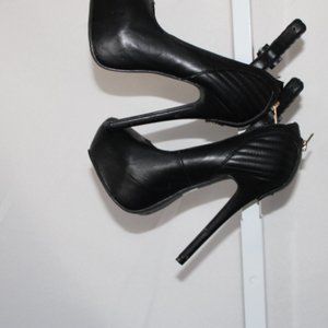 Women 8inch Black Stiletto\with a zip up back